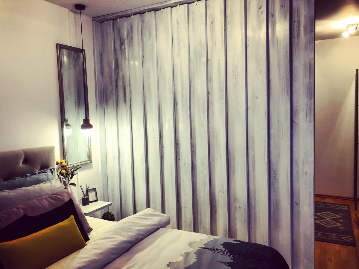 Modern Studio2 Apartman Brassó Kültér fotó